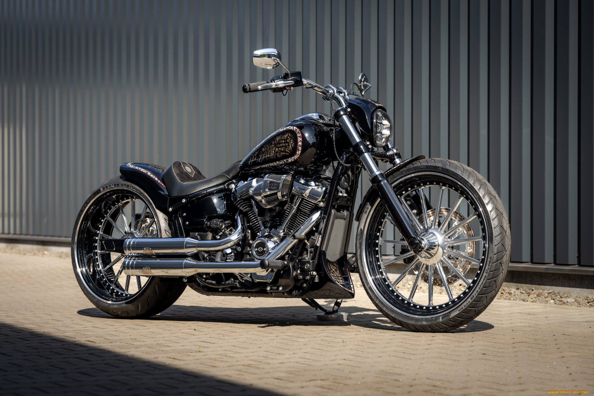 , harley-davidson, softail, breakout, customized, custombikes, crossout